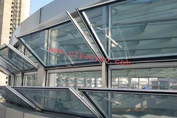 電動開窗器在通風(fēng)天窗的應(yīng)用,排煙通風(fēng)天窗廠房