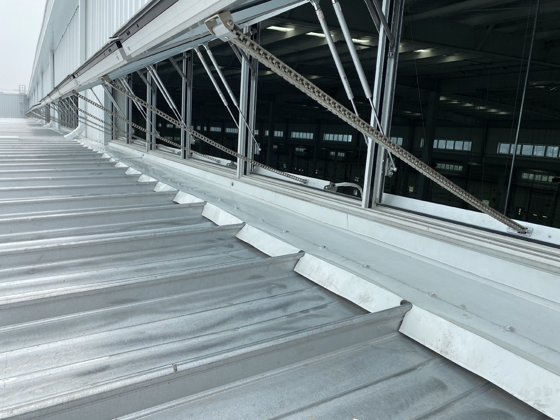 生產(chǎn)電動(dòng)開(kāi)窗器廠(chǎng)家，電動(dòng)開(kāi)窗機(jī)品牌