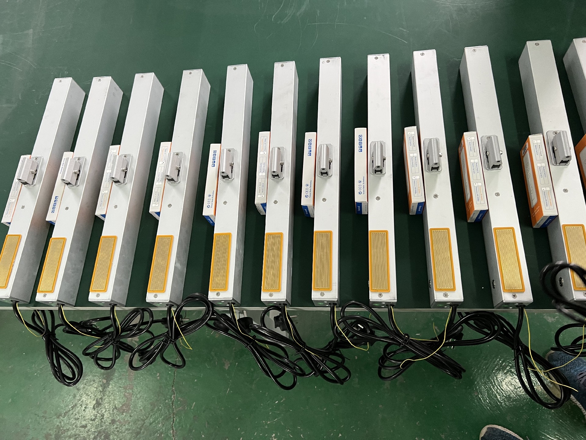 哪里有桿式電動(dòng)開(kāi)窗器，電動(dòng)開(kāi)窗器價(jià)格廠(chǎng)家